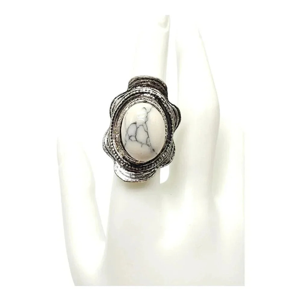 Silver Plated White Buffalo Howlite Gemstone Dome Ring Silver Tone Size 7 VTG